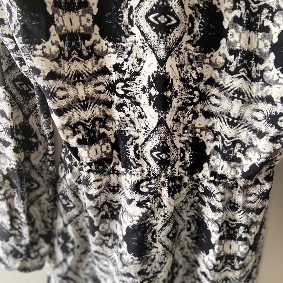 Parker Wrap long sleeve Dress black and white silk - Picture 6 of 8